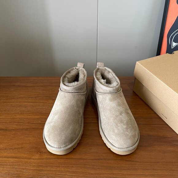 UGG Classic Ultra Mini Boots - Picture 3 of 9